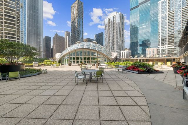 400 E RANDOLPH Street 2225, Chicago, IL 60601
