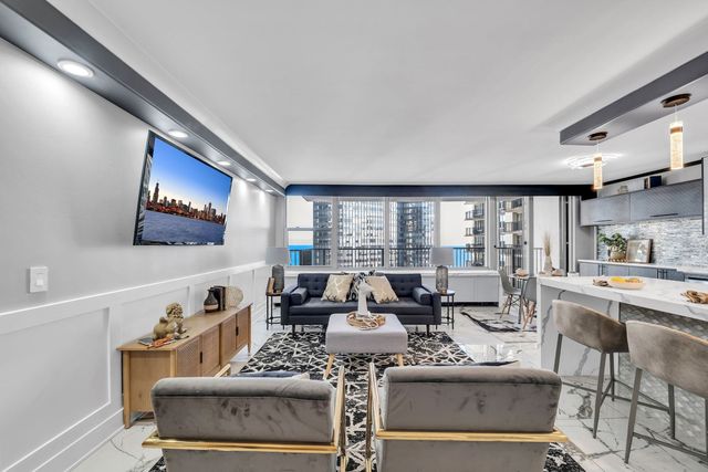 400 E RANDOLPH Street 2225, Chicago, IL 60601