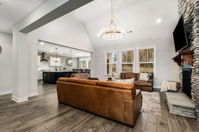 2194 Broadway St, Nolensville, TN 37135