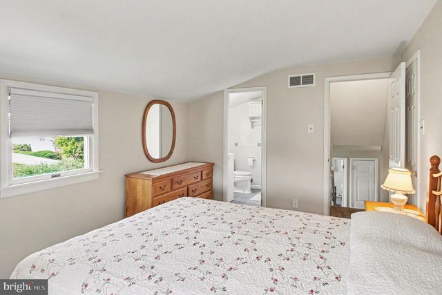 716 W BRISTOL RD, Warminster, PA 18974