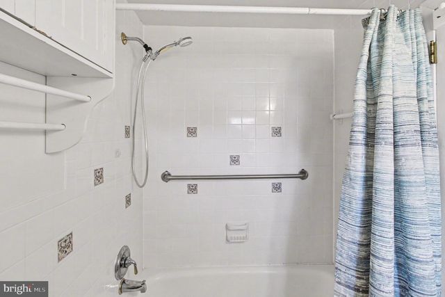 716 W BRISTOL RD, Warminster, PA 18974