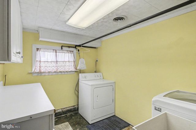 716 W BRISTOL RD, Warminster, PA 18974