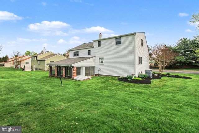 716 W BRISTOL RD, Warminster, PA 18974