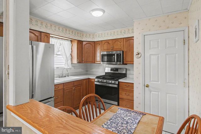 716 W BRISTOL RD, Warminster, PA 18974