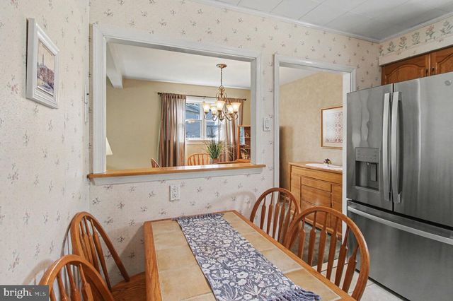 716 W BRISTOL RD, Warminster, PA 18974