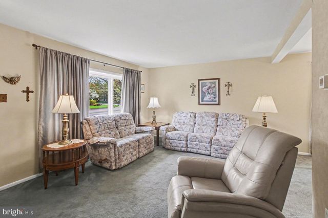 716 W BRISTOL RD, Warminster, PA 18974
