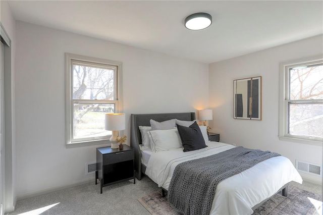 5121 S Cottage Avenue, Independence, MO 64055