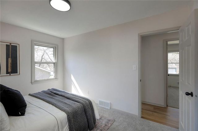 5121 S Cottage Avenue, Independence, MO 64055