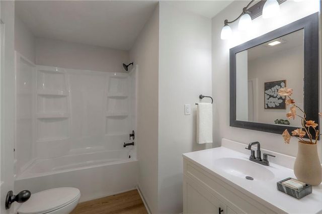 5121 S Cottage Avenue, Independence, MO 64055