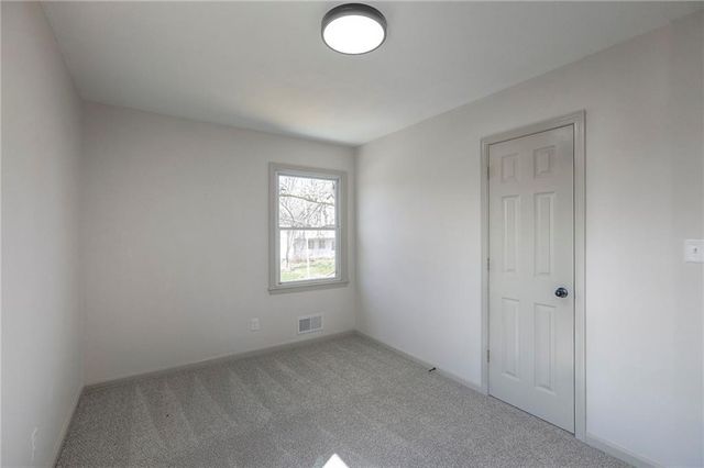 5121 S Cottage Avenue, Independence, MO 64055