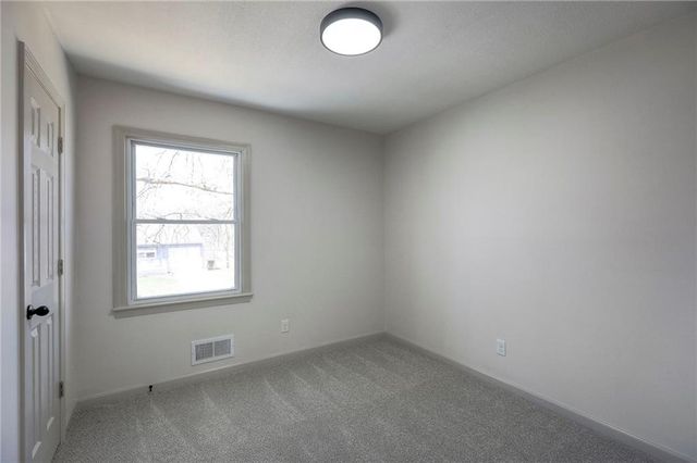 5121 S Cottage Avenue, Independence, MO 64055