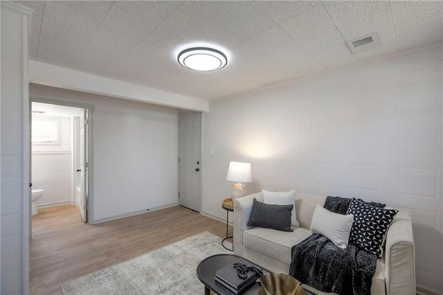 5121 S Cottage Avenue, Independence, MO 64055