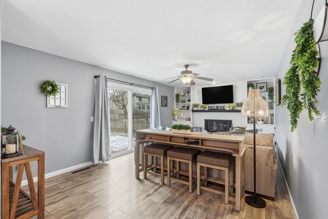 2430 Navajo Drive, Bettendorf, IA 52722