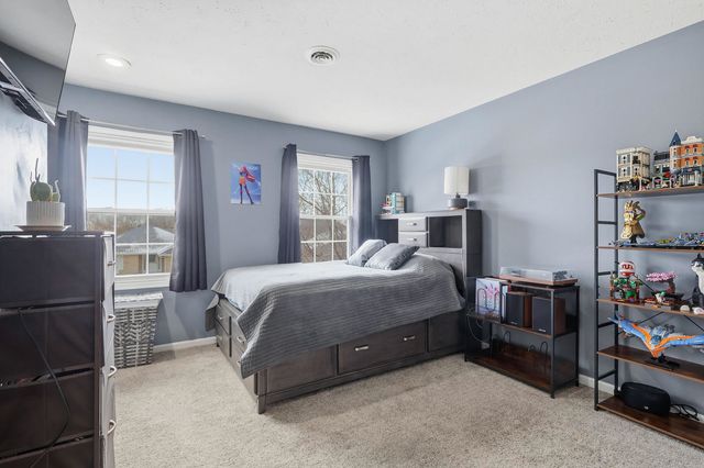 2430 Navajo Drive, Bettendorf, IA 52722