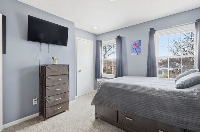 2430 Navajo Drive, Bettendorf, IA 52722