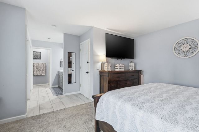 2430 Navajo Drive, Bettendorf, IA 52722