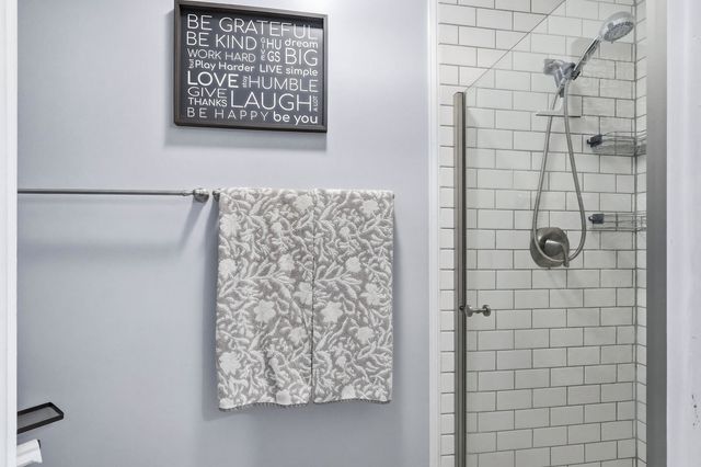 2430 Navajo Drive, Bettendorf, IA 52722