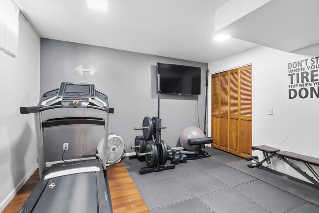 2430 Navajo Drive, Bettendorf, IA 52722