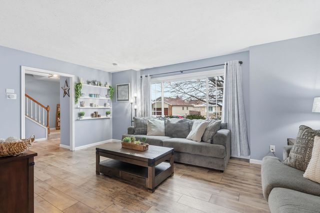 2430 Navajo Drive, Bettendorf, IA 52722