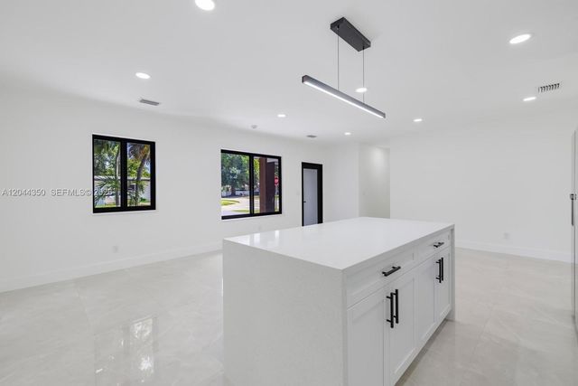 770 NE 160th Street, Miami, FL 33162