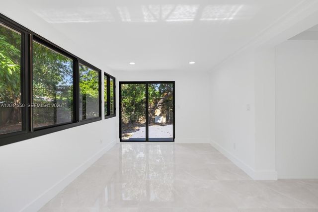 770 NE 160th Street, Miami, FL 33162