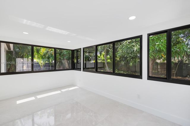 770 NE 160th Street, Miami, FL 33162