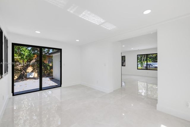 770 NE 160th Street, Miami, FL 33162