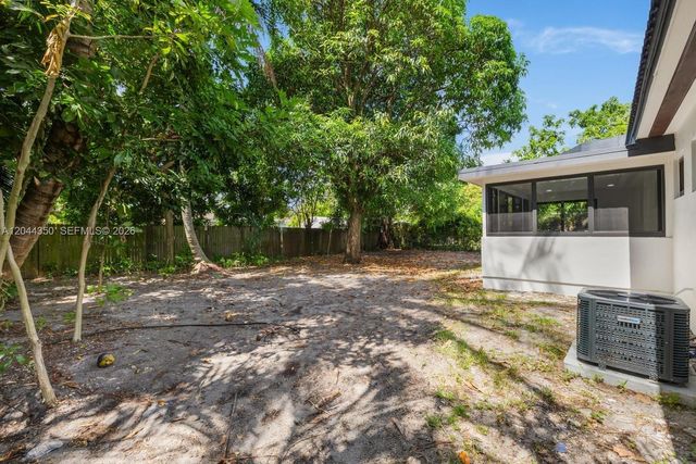 770 NE 160th Street, Miami, FL 33162