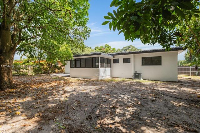 770 NE 160th Street, Miami, FL 33162