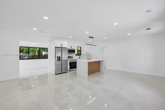 770 NE 160th Street, Miami, FL 33162