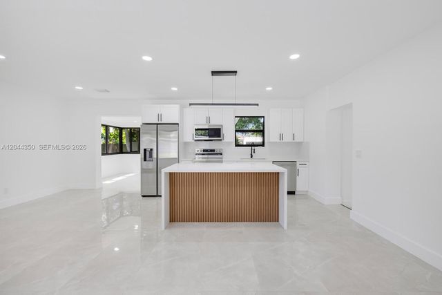 770 NE 160th Street, Miami, FL 33162