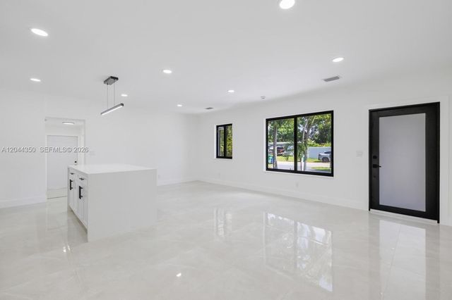 770 NE 160th Street, Miami, FL 33162