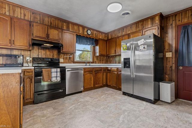 30446 Cypress Bridge RD, Newsoms, VA 23874