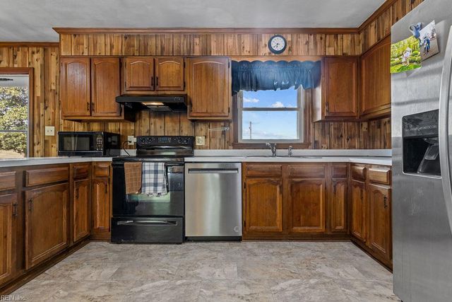 30446 Cypress Bridge RD, Newsoms, VA 23874