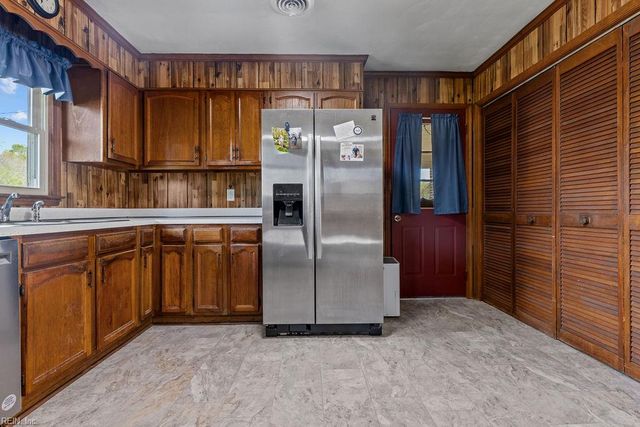 30446 Cypress Bridge RD, Newsoms, VA 23874