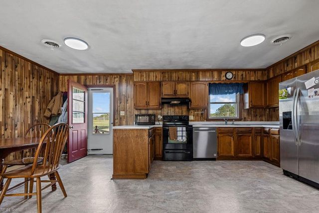 30446 Cypress Bridge RD, Newsoms, VA 23874