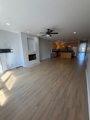 1610 W Grand Avenue 3A, Chicago, IL 60622