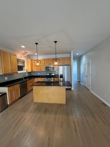 1610 W Grand Avenue 3A, Chicago, IL 60622