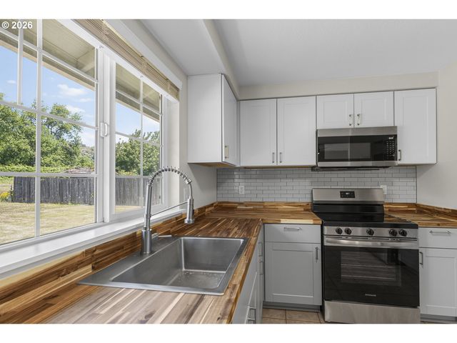 2317 WREN Dr, Longview, WA 98632