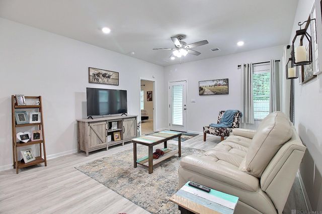 937 Renova Drive, Baton Rouge, LA 70820