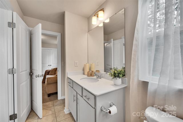 231 Hoskins Avenue Drive, Charlotte, NC 28208