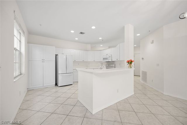 3471 Pointe Creek CT 206, Bonita Springs, FL 34134