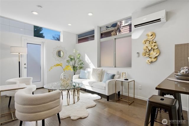 2033 NW 65th Street, Seattle, WA 98117