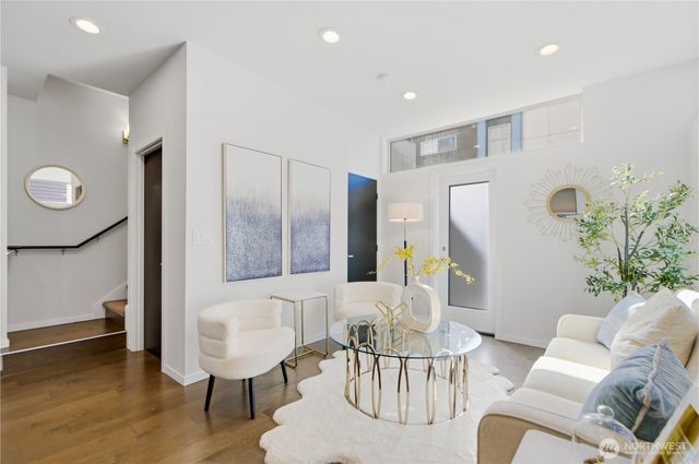 2033 NW 65th Street, Seattle, WA 98117