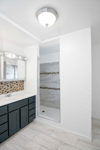 235 N ARDMORE Avenue, Villa Park, IL 60181