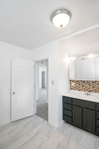 235 N ARDMORE Avenue, Villa Park, IL 60181