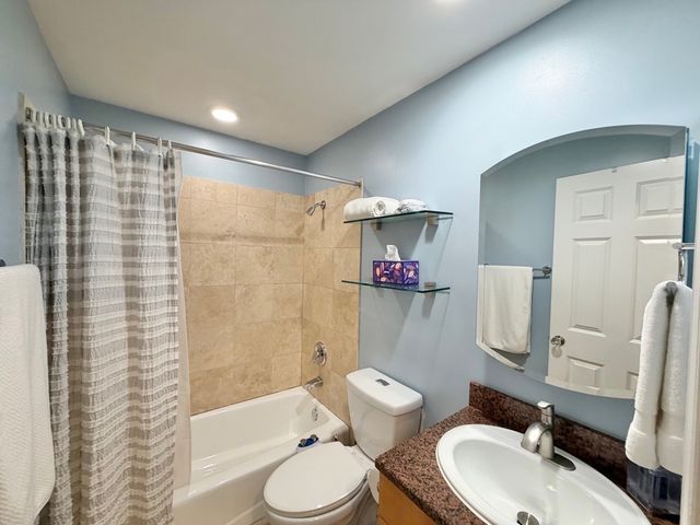 4625 W Lawrence Avenue 401, Chicago, IL 60630