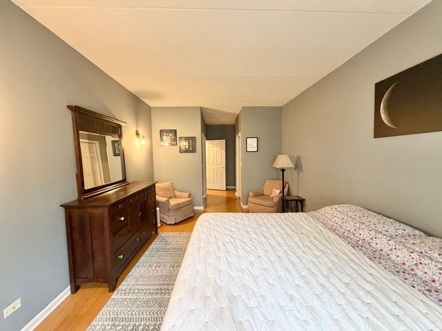 4625 W Lawrence Avenue 401, Chicago, IL 60630