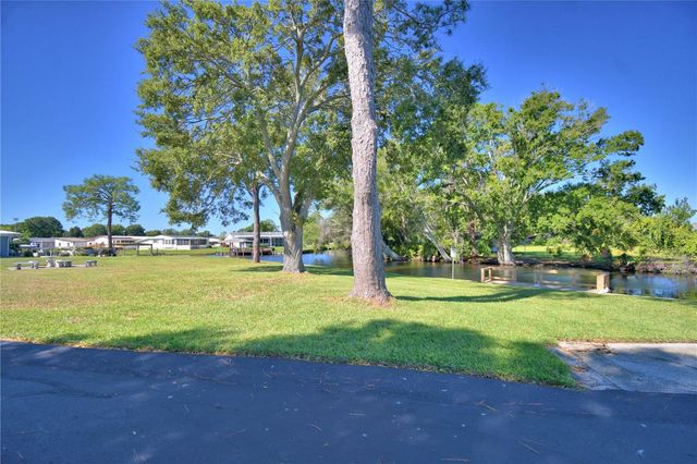 172 BONNIE DRIVE, Auburndale, FL 33823