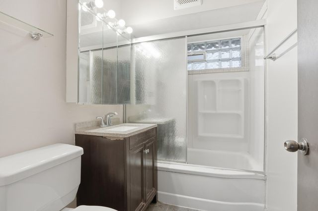 1620 180th Place, Hammond, IN 46324